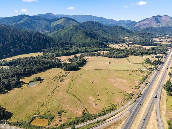 3rd image of 706 Creek Rd