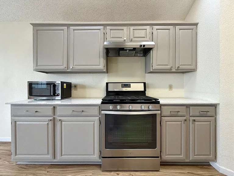 2200 Emmett Pkwy — Photo 9