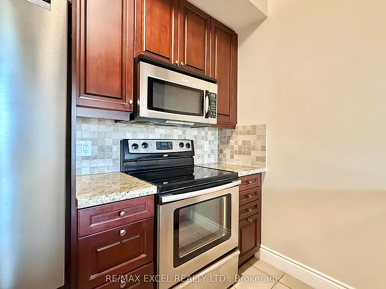 10101 N Yonge St #408 — Photo 19