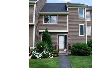 25 Reed Ct, Bloomfield, CT 06002