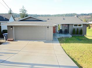335 Camaloch Dr, Camano Island, WA 98282