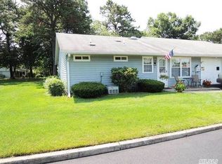 460 Oldham Ct UNIT B, Ridge, NY 11961