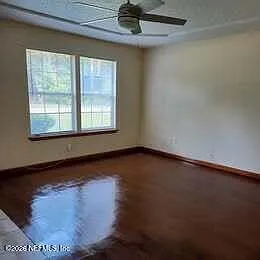 2 bed, 1.0 bath, 952 sqft, $1,300 — Photo 2
