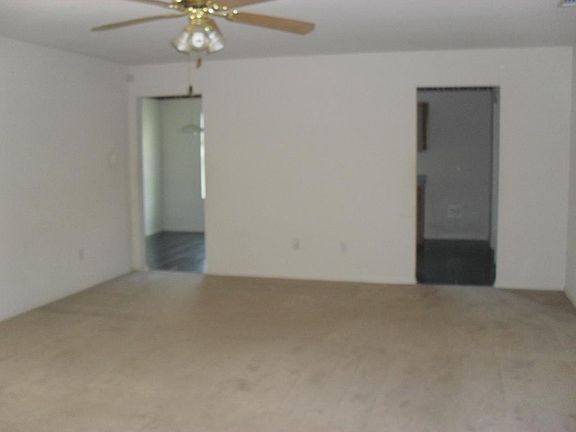 5th image of 4406 Lloyd Dr