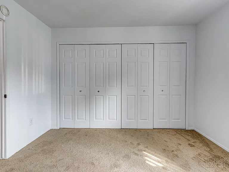 Tivoli Apartments — Photo 8