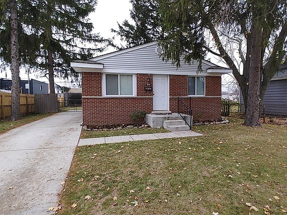 3rd image of 2421 McDowell St