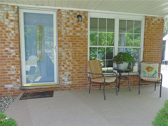 5th image of 320 Country Hills Dr
