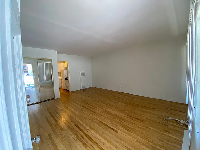478 Landfair Ave — Photo 13
