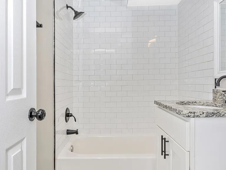 Elegant Bathroom | Apartments in Forestville, MD | Avenue Apartments