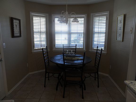 5th image of 400 NW Augusta Ct