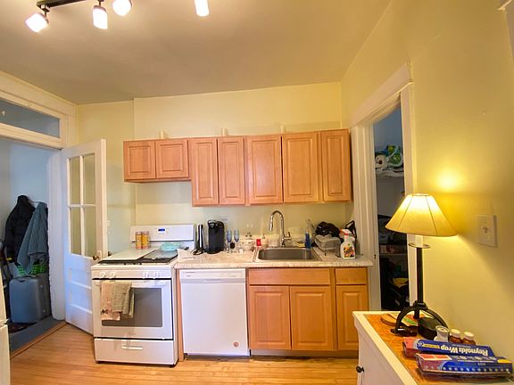 3rd image of 3717-19 N Broadway St #2R