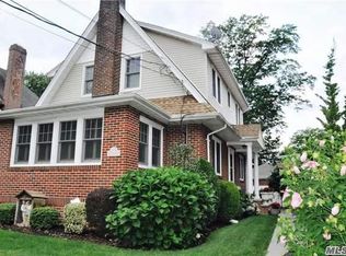 33 141st St, Whitestone, NY 11357