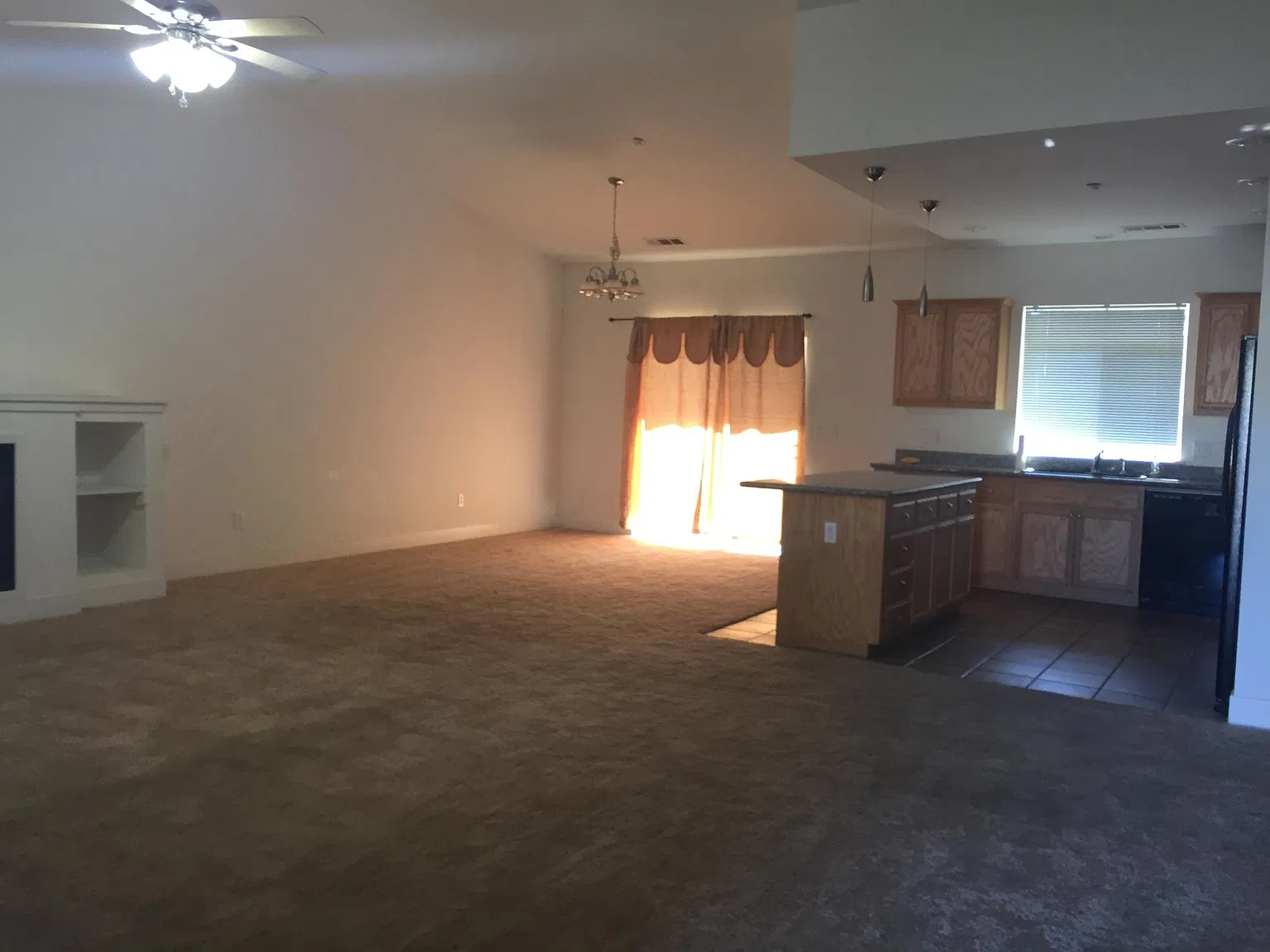3 bed, 2.5 bath, 1860 sqft, $2,200 — Photo 4