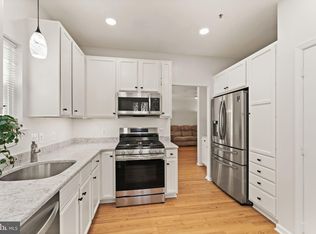 1515 N Point Dr APT 103, Reston, VA 20194