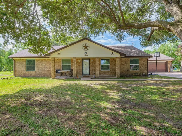 11601 28th St, Santa Fe, TX 77510