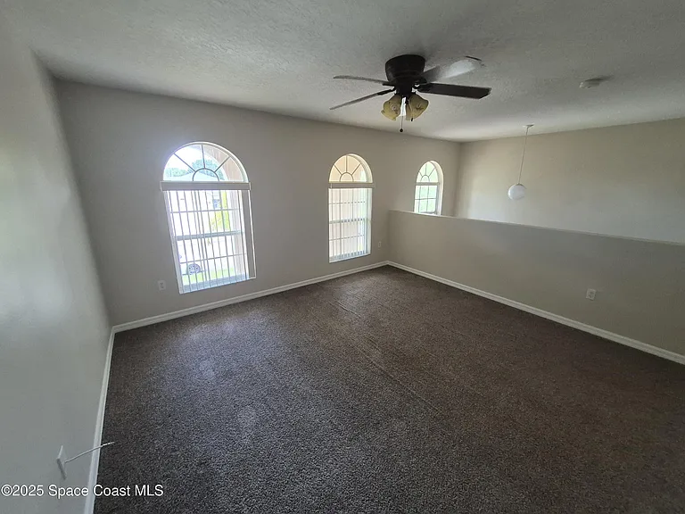 2109 Maeve Cir — Photo 7