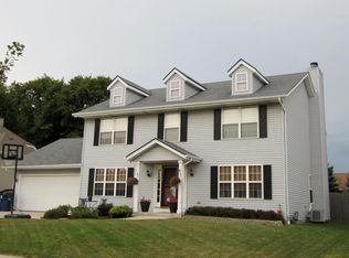 638 E Elm Rd, Oak Creek, WI 53154