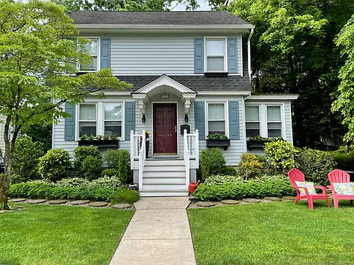 332 Avondale Ave Photo 1