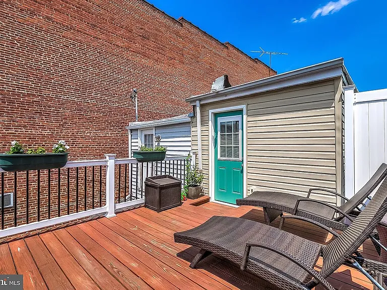 1636 S Hanover St — Photo 4