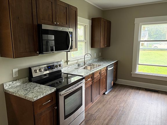 2nd image of 106-108 Central Ave #106