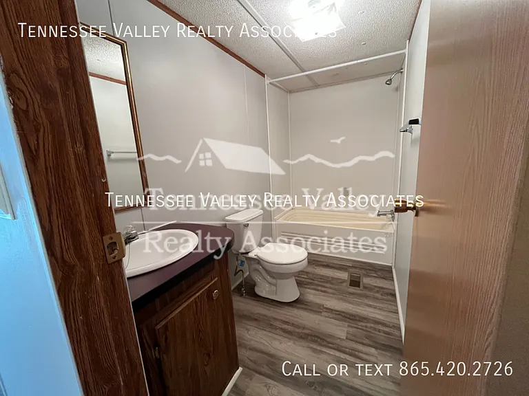 2248 Knoxville Hwy #3 — Photo 9