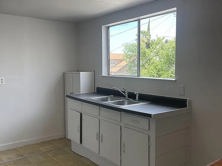 421 E Rose St #421 — Photo 13