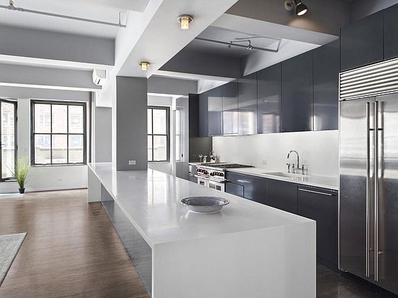 3rd image of 347 W 39th St APT 8E