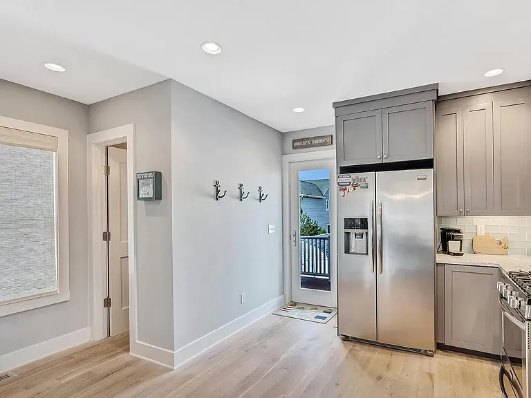 217 3rd Ave — Photo 30