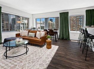 Chestnut Tower Apartments, Chicago, IL 60610