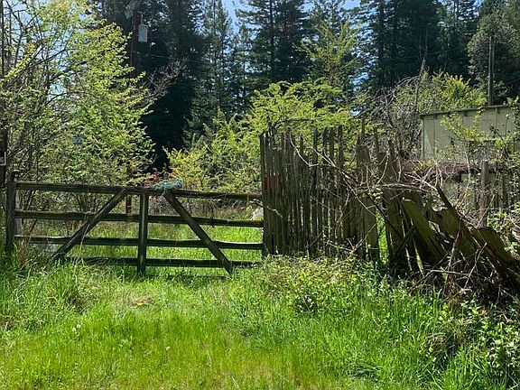 2nd image of 23501 Branscomb Rd