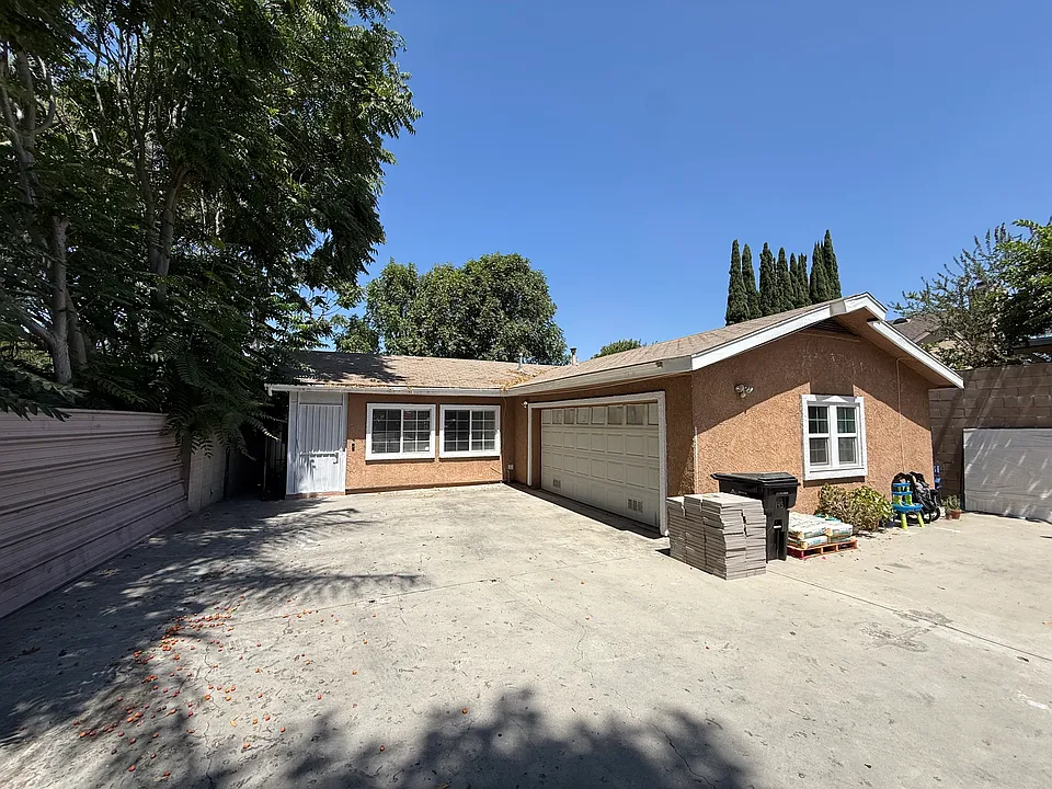 145 S 2nd Ave #1