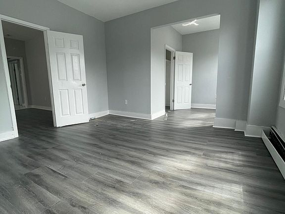 3rd image of 22 Stuyvesant Ave Floor 1