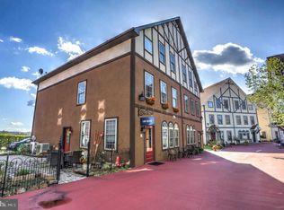 7 S Village Cir, Reinholds, PA 17569