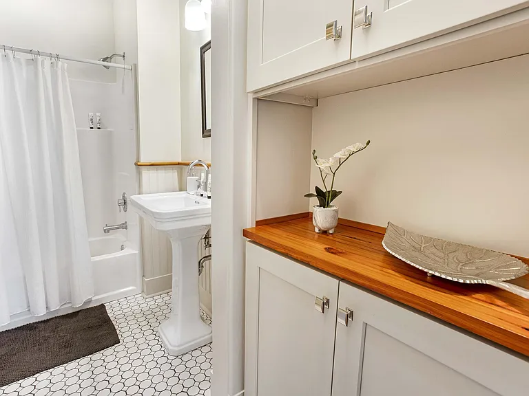 2506 Jefferson St — Photo 44