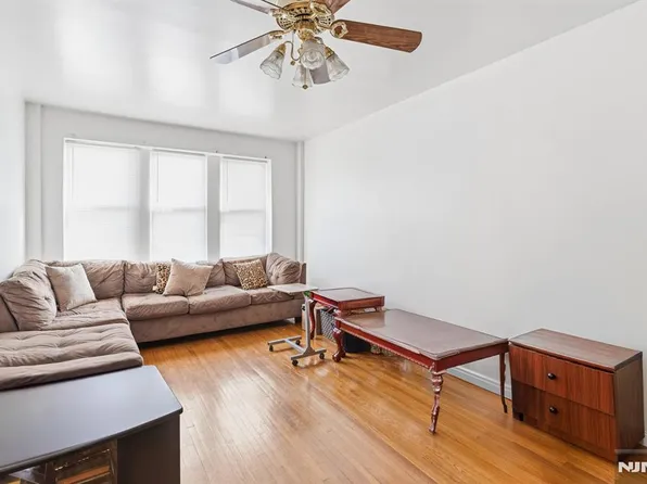 19 Lyons Ave APT 409, Newark, NJ 07112