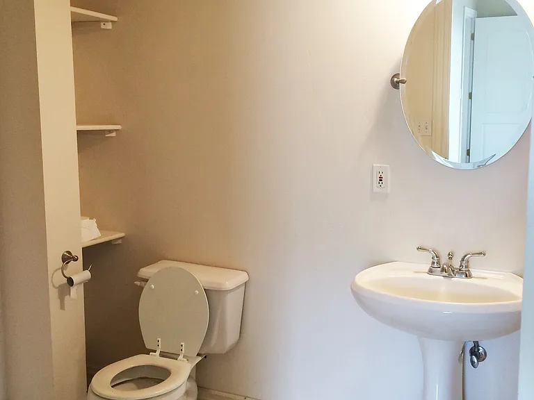 498 Twelve Oaks Dr #1 — Photo 3