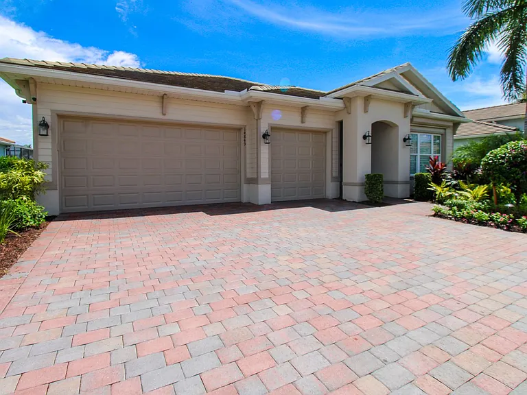 14849 Windward Ln — Photo 6