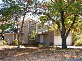 3024 N Oak Bailey Dr, Fayetteville, AR 72703