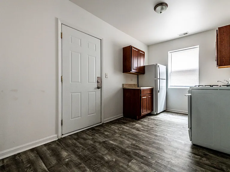 1101 N Lawler Ave — Photo 27
