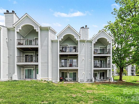 2nd image of 18809 Nautical Dr APT 302