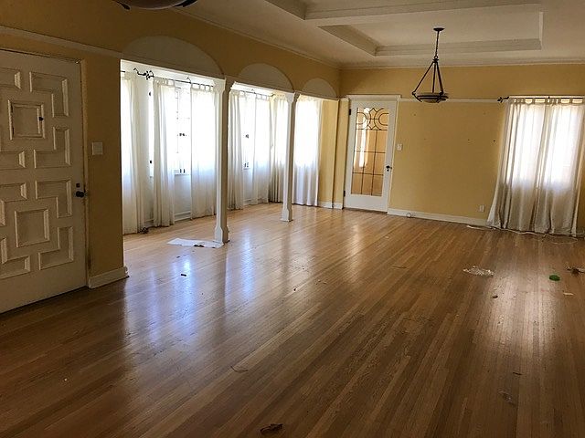 1/2 of living room - upper