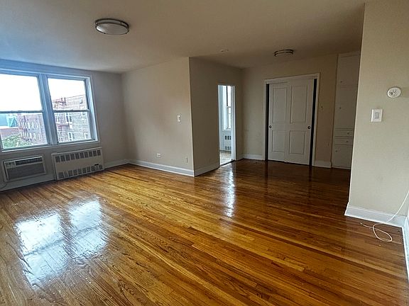 5th image of 4110 Bowne St Floor 7