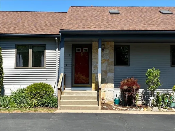 30 Acorn Ct APT G3, South Kingstown, RI 02879