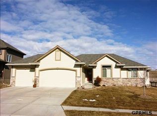 5615 N 154th St, Omaha, NE 68116