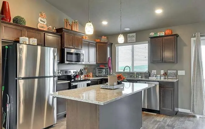 7701 N 144th Ave — Photo 3