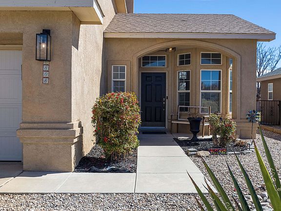 2nd image of 6808 Glacier Rd NW