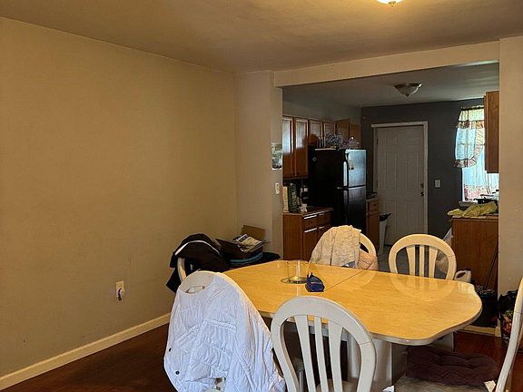 3rd image of 3908 Fairfax Rd