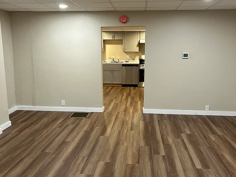 107 E Broadway St #109 — Photo 3