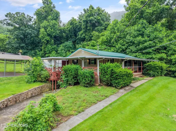 757 Blowing Cave Rd, Sevierville, TN 37876