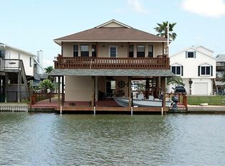 411 Tahiti Rd, Tiki Island, TX 77554